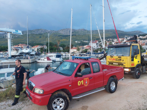 U lučici u Strožancu potopljena jedrilica