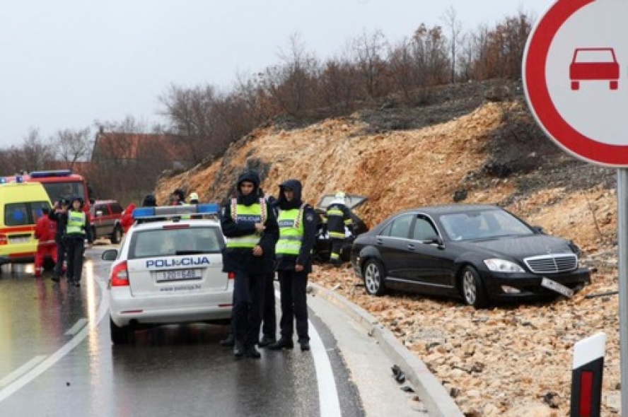 U prometnoj između Aržana i Sviba poginuo je muškarac