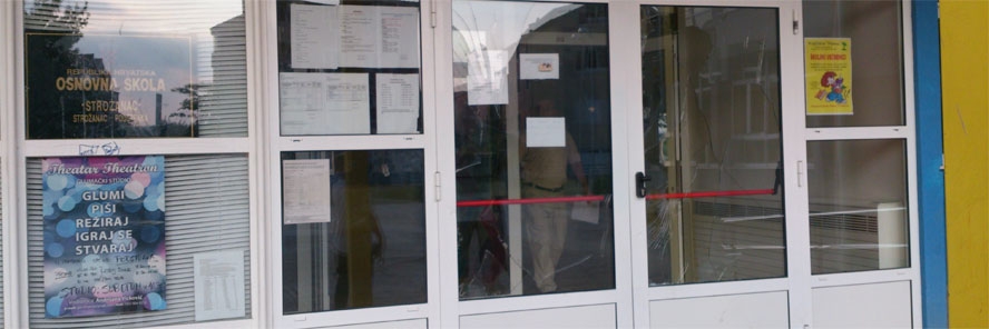 Razbijeni prozori na OŠ Strožanac