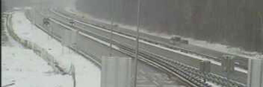 Kaos u prometu, nikud bez zimske opreme, ako baš ne morate ne krećite na put.