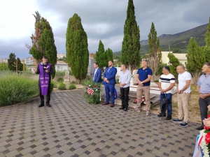 FOTO: Položeni vijenci u spomen na poginule hrvatske branitelje