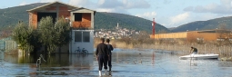 Neretva stabilna, kiša poplavila ulice na desnoj strani Metkovića