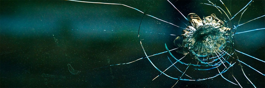 Strožanac: Kamenjem razbijeni prozori škole