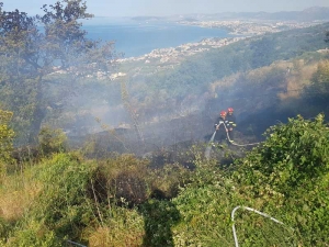 Jutros ozbiljan požar u Gornjoj Podstrani
