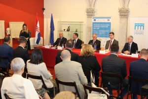 Potpisan ugovor za rekonstrukciju i dogradnju sustava odvodnje i vodoopskrbe Grada Solina i Općina Podstrana