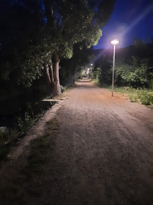 ŠETNICA UZ RIJEKU U POTPUNO NOVOM RUHU Mještani Podstrane će se oduševiti, postavljena rasvjeta na šetnici uz rijeku Žrnovnicu: „Sve popularnije mjesto za šetnju, trčanje i bicikliranje“